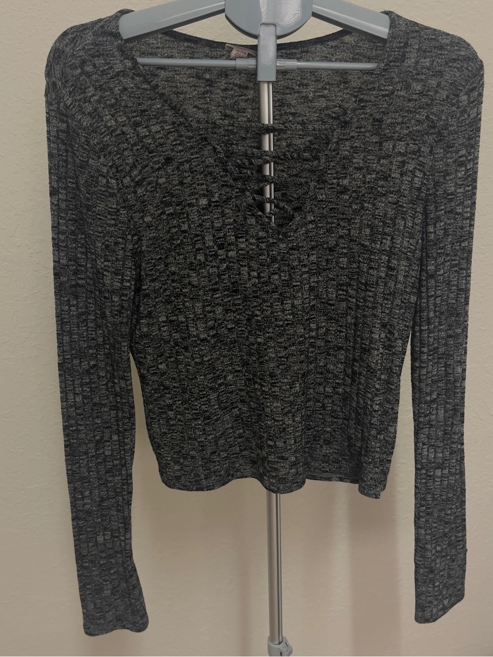 Cape Juby Black Heather Long-Sleeve Knit Top with Lace-Up Neck size XL